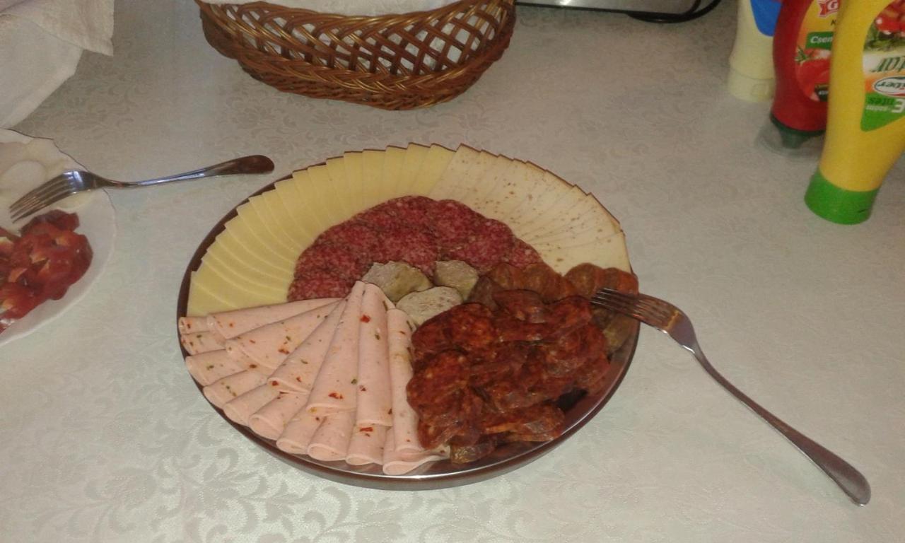 Tiffan'S Pinceszet Es Panzio Hotell Villány Exteriör bild