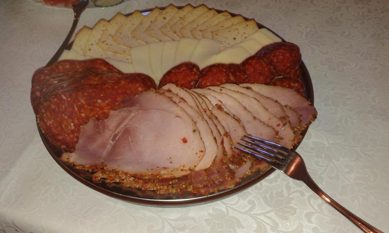 Tiffan'S Pinceszet Es Panzio Hotell Villány Exteriör bild